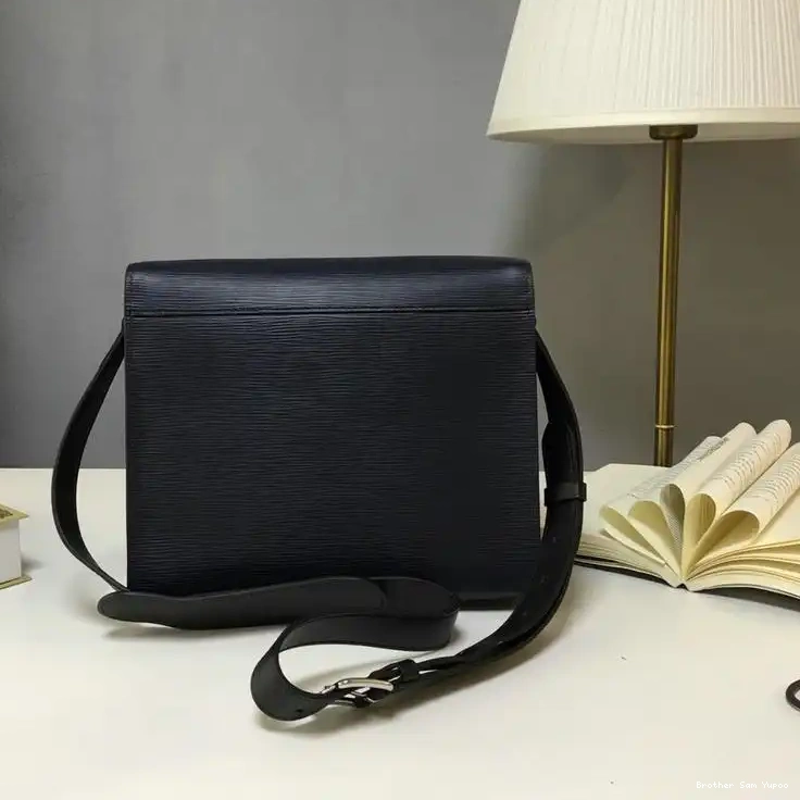 Brother Sam Yupoo Bags 19T1L0282 LV 0422